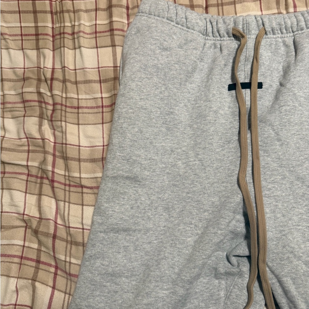 Essentials Sweatpants - Picture 3 of 11